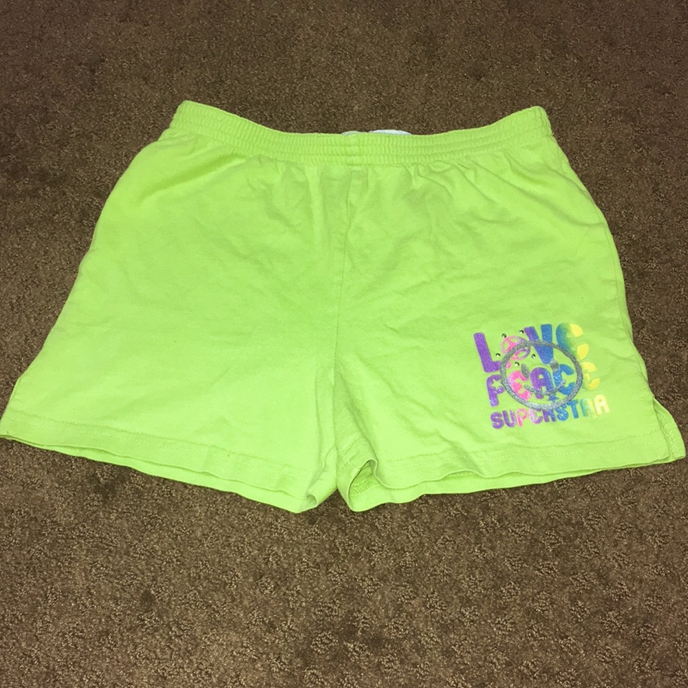 Shorts Girls size 6x yellow-green Love Peace